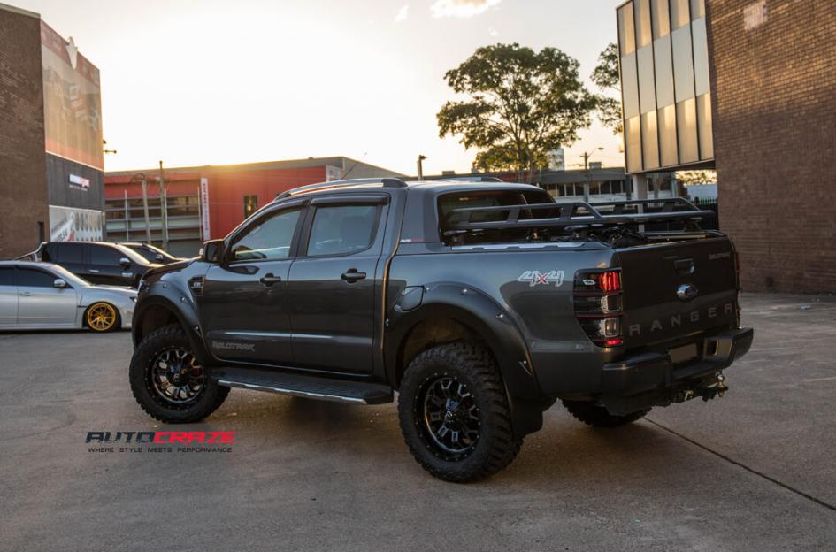 FORD RANGER CRUSH GLOSS BLACK DOUBLE DARK TINT